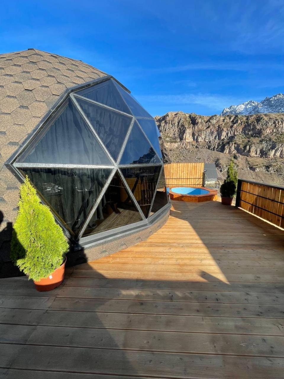 Gabua Glamping Villa Kazbegi Luaran gambar