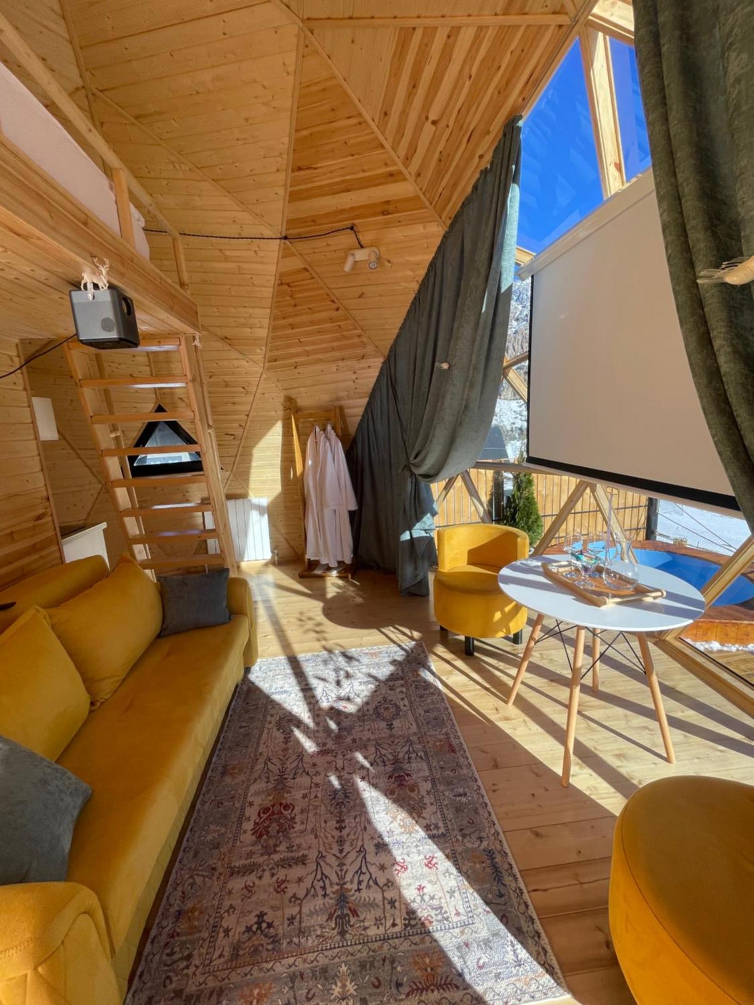 Gabua Glamping Villa Kazbegi Luaran gambar