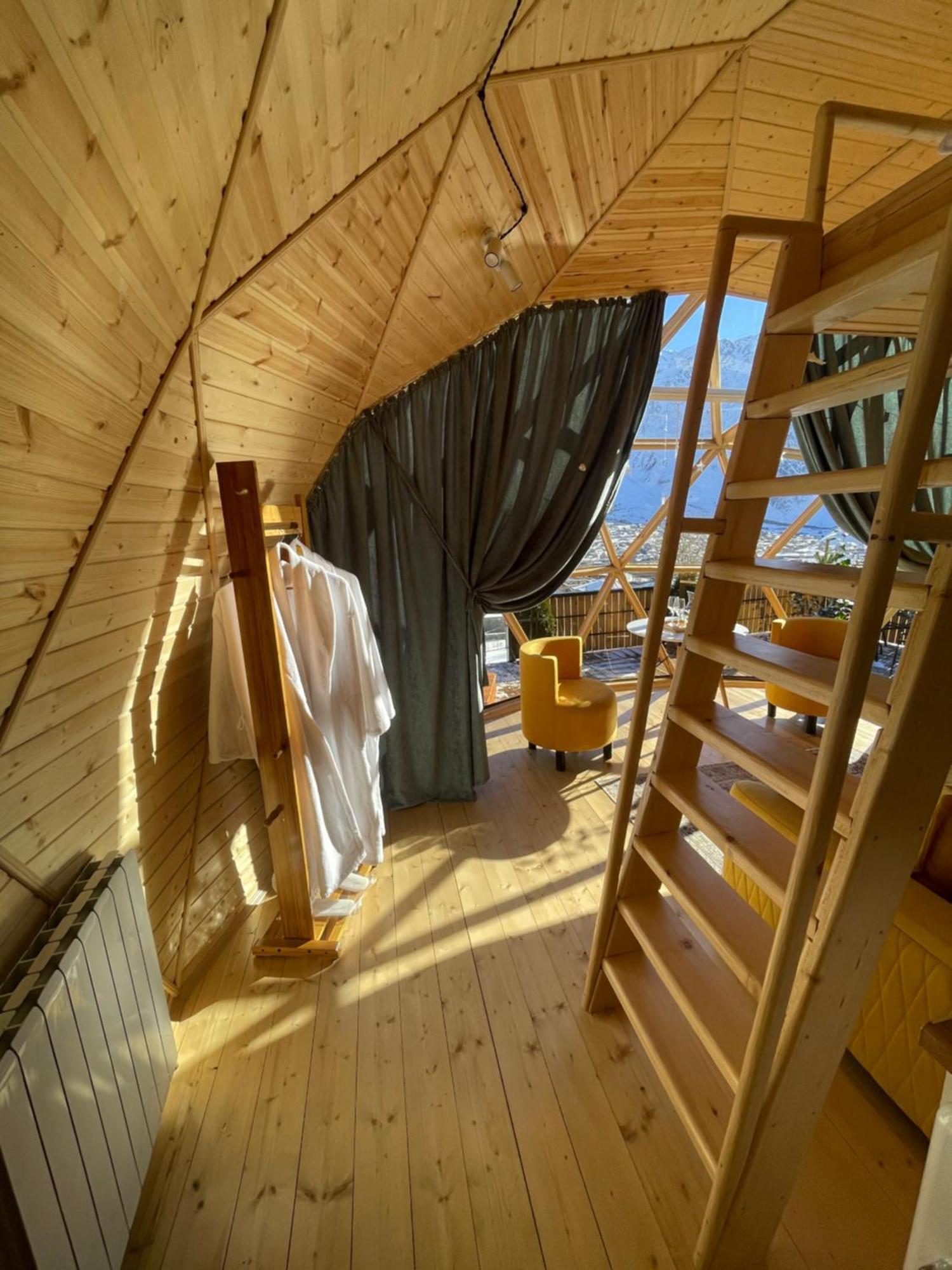 Gabua Glamping Villa Kazbegi Luaran gambar
