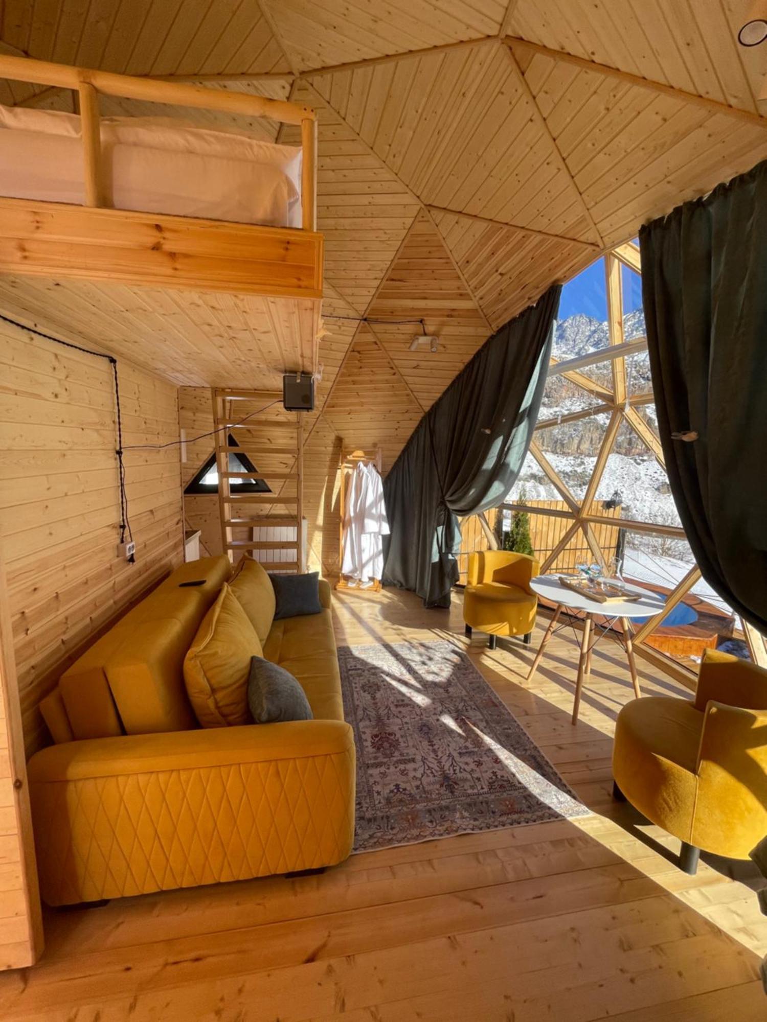 Gabua Glamping Villa Kazbegi Luaran gambar
